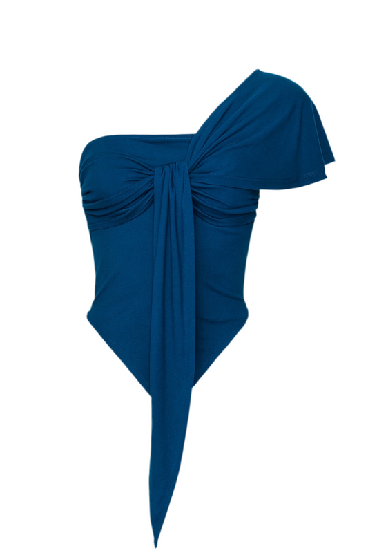 Venus-Inspired One-Shoulder Slim Top