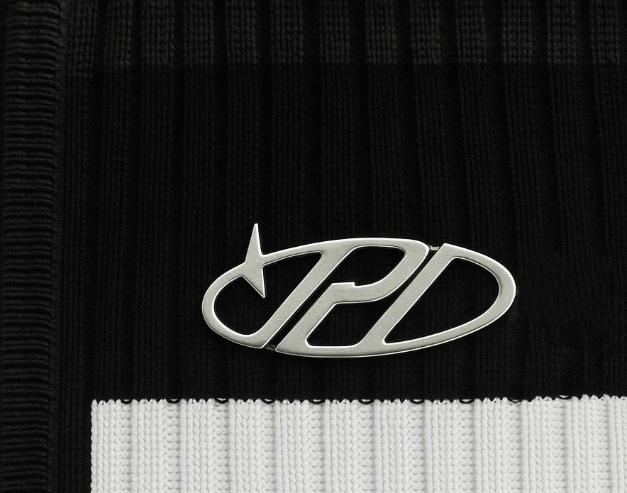 Chic Stand-Collar Half-Zip Knitted Pullover